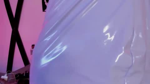 Little Nauughty2 online show from October 12, 5:26 pm