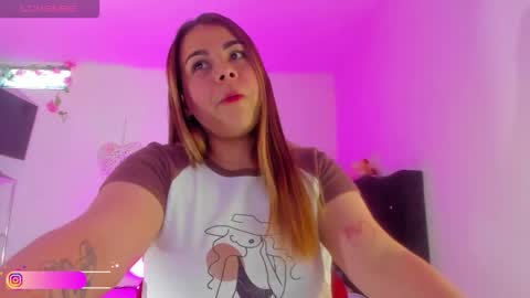 Snapshot of little_tifanny82 chatting on October 1, 10:04 pm Tifanny online show from October 1, 10:04 pm