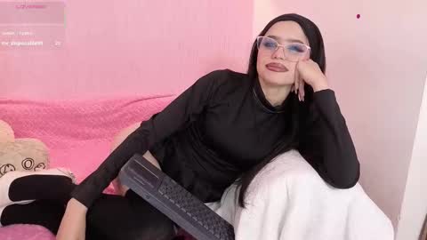 Ari online show from February 11, 7:15 pm