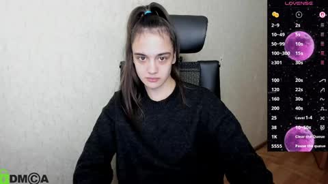 littleashleyy online show from April 23, 8:33 pm