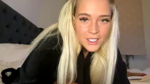 Littleblonde010 online show from February 7, 5:50 pm