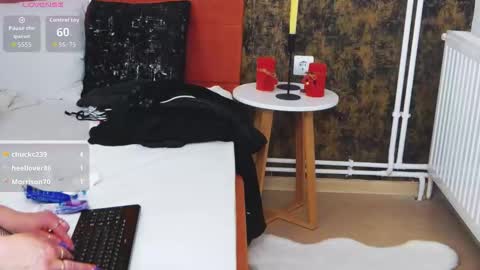 LittleCurlyGirll online show from March 11, 8:33 pm