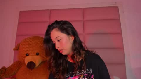 littlee_emma_ online show from November 7, 11:42 pm