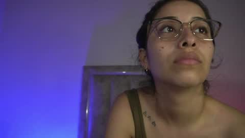 littlee_emma_ online show from July 5, 4:19 am