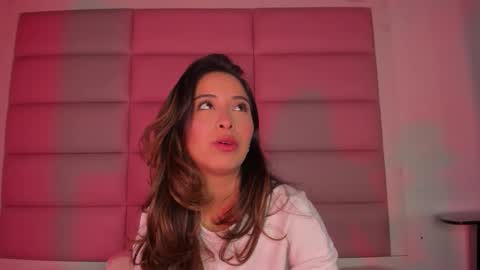 littlee_emma_ online show from November 30, 3:11 am