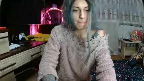 littlehappines online show from January 10, 5:39 pm