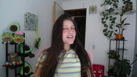 Snapshot of littlelaksmi chatting on December 27, 8:28 pm Laksmi online show from December 27, 8:28 pm