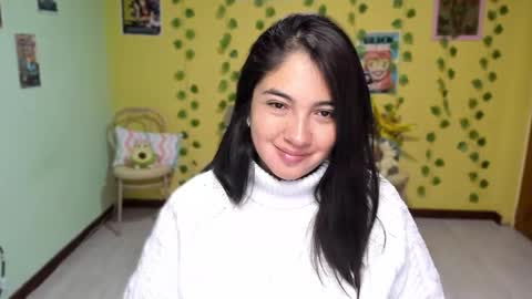 Mia  online show from May 22, 5:05 am