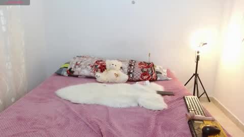 Snapshot of littleshydoll chatting on October 10, 2:49 am Sarita online show from October 10, 2:49 am