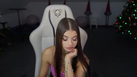 Sheryl online show from December 17, 11:36 am