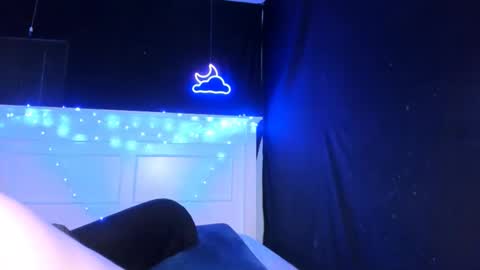 Liv online show from December 7, 6:04 pm