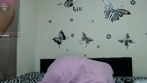 Liz7skinny online show from June 19, 9:18 pm