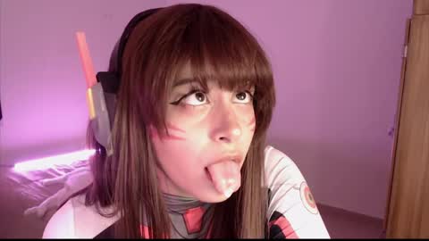 Elizabeth online show from April 25, 1:08 am