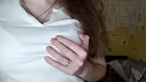 Molly online show from April 29, 5:04 pm