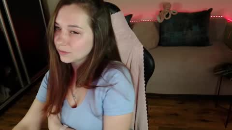 LIzaSwan online show from February 2, 8:30 pm