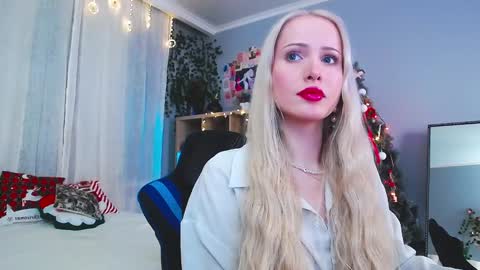 Snapshot of lizberry_moon chatting on January 4, 11:48 pm Lisa online show from January 4, 11:48 pm