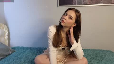 Snapshot of lizbethbiers chatting on January 17, 3:12 am Hello there im Amelia Im new here Lets have fun online show from January 17, 3:12 am