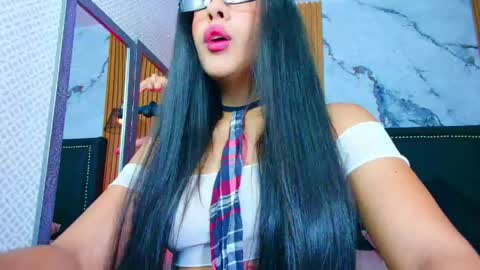 Liz  online show from April 21, 12:01 pm