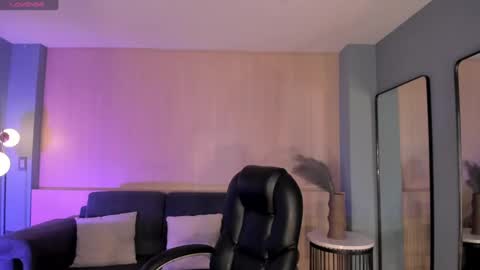 Snapshot of lizzhamilton_ chatting on September 19, 12:48 pm Lizzi online show from September 19, 12:48 pm