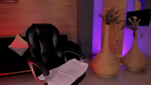 Snapshot of lizzhamilton_ chatting on September 23, 8:07 pm Lizzi online show from September 23, 8:07 pm