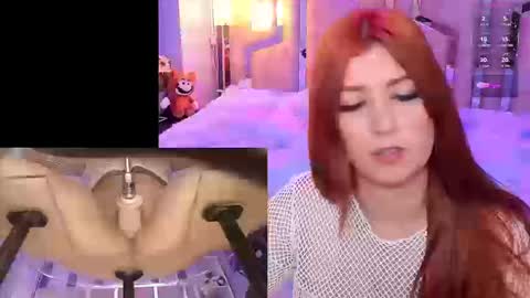 Snapshot of lizziecutie_ chatting on September 8, 9:03 pm Lizzie online show from September 8, 9:03 pm