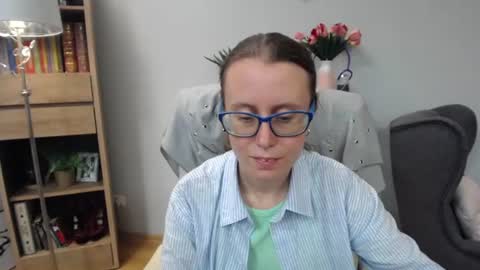 Lizzy online show from June 11, 5:04 am