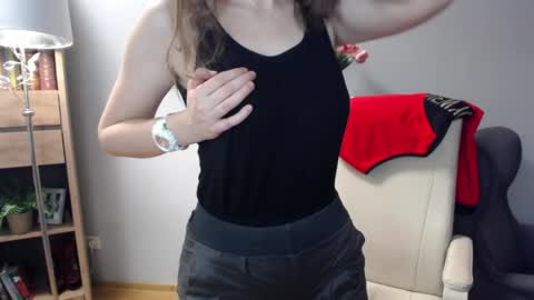 Lizzy online show from April 22, 4:53 am