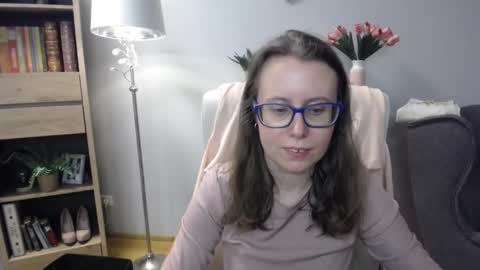 Lizzy online show from March 9, 5:32 am