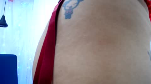 Lizzy hairy pussy online show from December 23, 6:58 pm