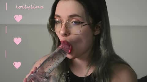 lllallllallla online show from March 6, 7:54 pm