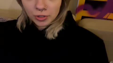 lllallllallla online show from January 1, 12:22 pm