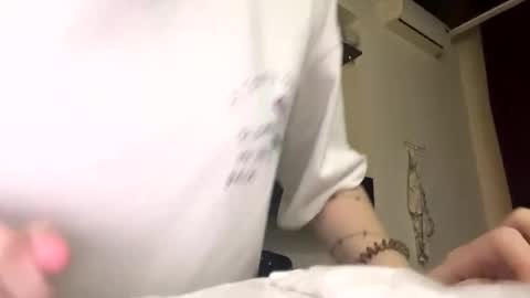 lllallllallla online show from January 4, 2:25 pm