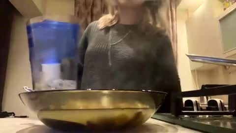 lllallllallla online show from January 11, 12:55 am