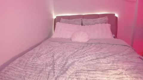 Snapshot of lm_kloeeh chatting on September 30, 2:50 am Kloe see you 28-11 to celebrate my birthday online show from September 30, 2:50 am