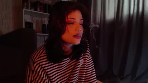 lola online show from March 5, 5:14 am