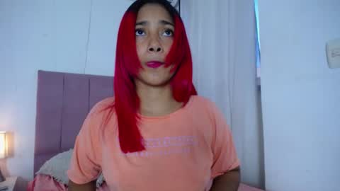 lola_lustrum online show from July 15, 12:43 pm