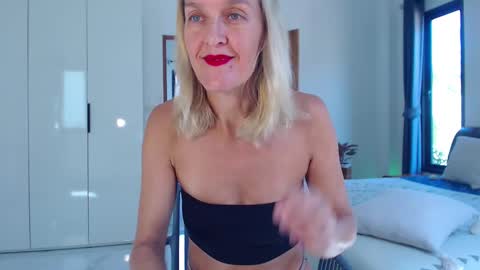 Lola online show from February 22, 3:51 am