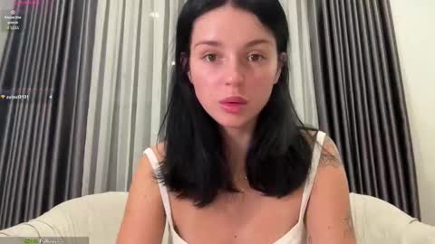 Lola online show from November 5, 2:33 pm