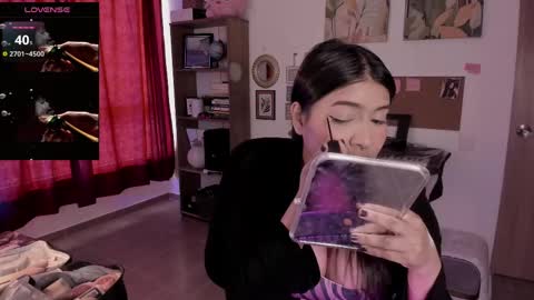 Snapshot of lolaasmith_21 chatting on September 18, 9:57 pm lolaasmith_21 online show from September 18, 9:57 pm