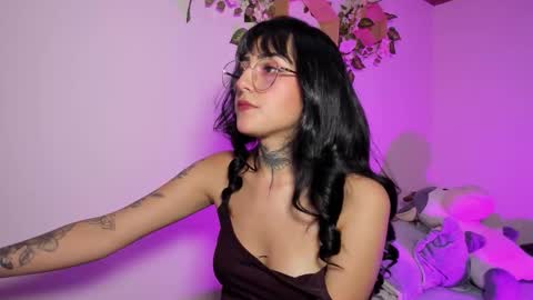 Lola online show from March 4, 6:09 am