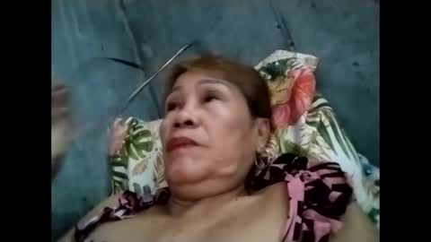 Snapshot of lolamommie chatting on September 10, 4:45 am tey online show from September 10, 4:45 am