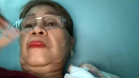 Snapshot of lolamommie chatting on February 2, 6:48 am tey online show from February 2, 6:48 am