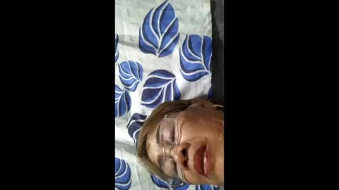 Snapshot of lolamommie chatting on February 23, 10:10 am tey online show from February 23, 10:10 am