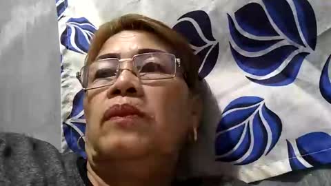 Snapshot of lolamommie chatting on February 14, 10:04 pm tey online show from February 14, 10:04 pm