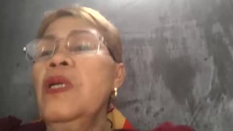 Snapshot of lolamommie chatting on January 22, 2:59 am tey online show from January 22, 2:59 am