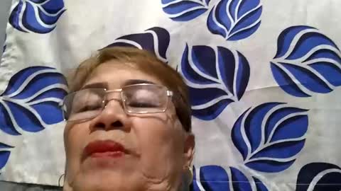 Snapshot of lolamommie chatting on March 8, 1:34 pm tey online show from March 8, 1:34 pm