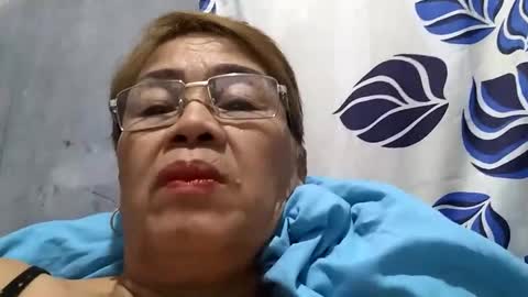 Snapshot of lolamommie chatting on March 12, 9:45 pm tey online show from March 12, 9:45 pm