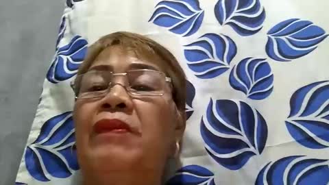 Snapshot of lolamommie chatting on February 19, 10:09 pm tey online show from February 19, 10:09 pm