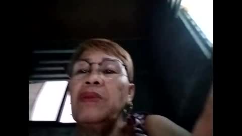Snapshot of lolamommie chatting on September 26, 4:54 am tey online show from September 26, 4:54 am
