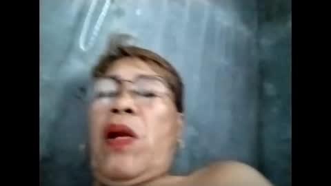 Snapshot of lolamommie chatting on October 2, 7:35 am tey online show from October 2, 7:35 am